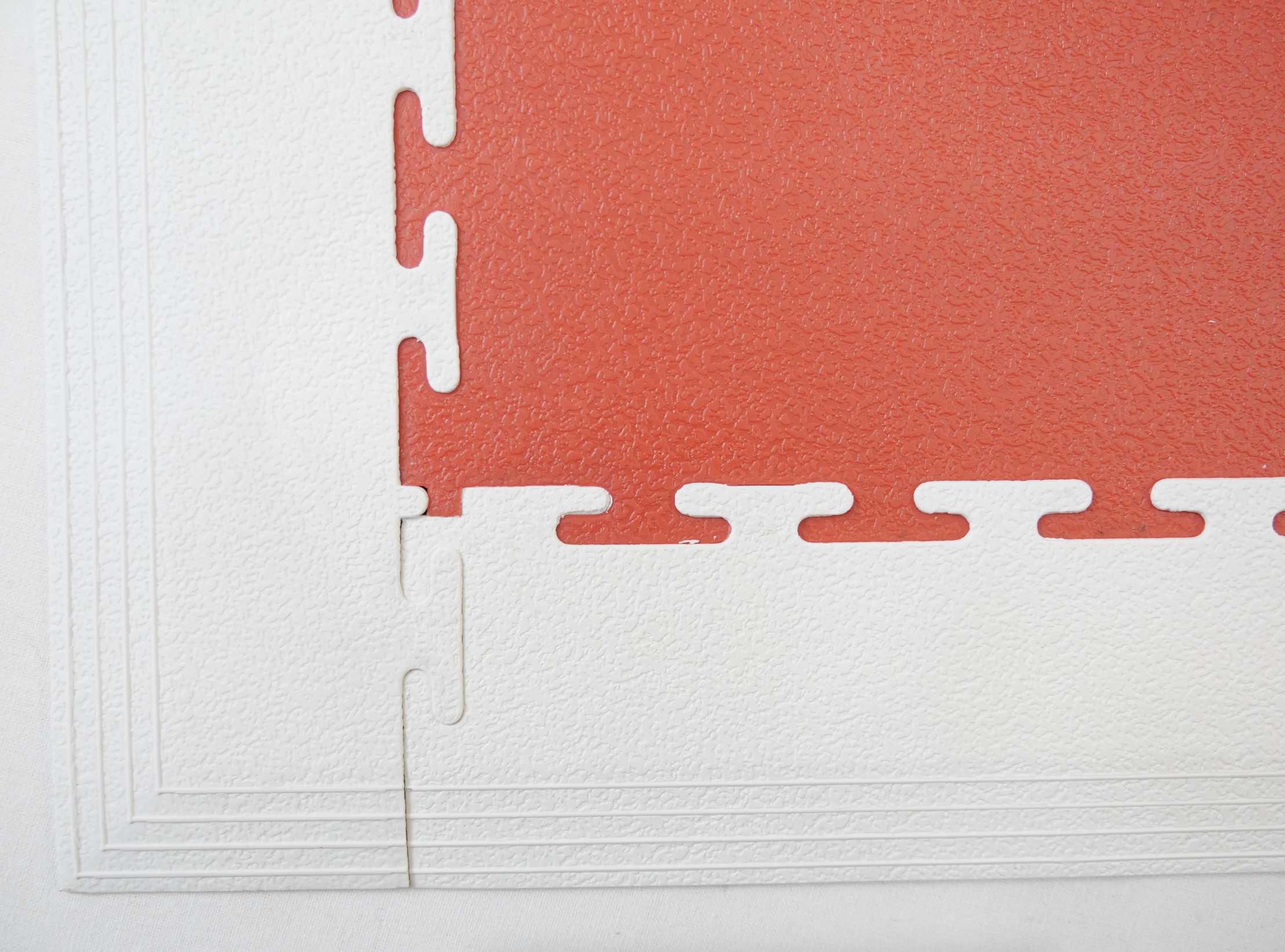  coin-dot product-details PVC-Coin-Dot-Garage-Flooring-Corner-Edges-White-model-gfl-cd-1333Screen-Shot-2021-07-17-at-10.23.23-am