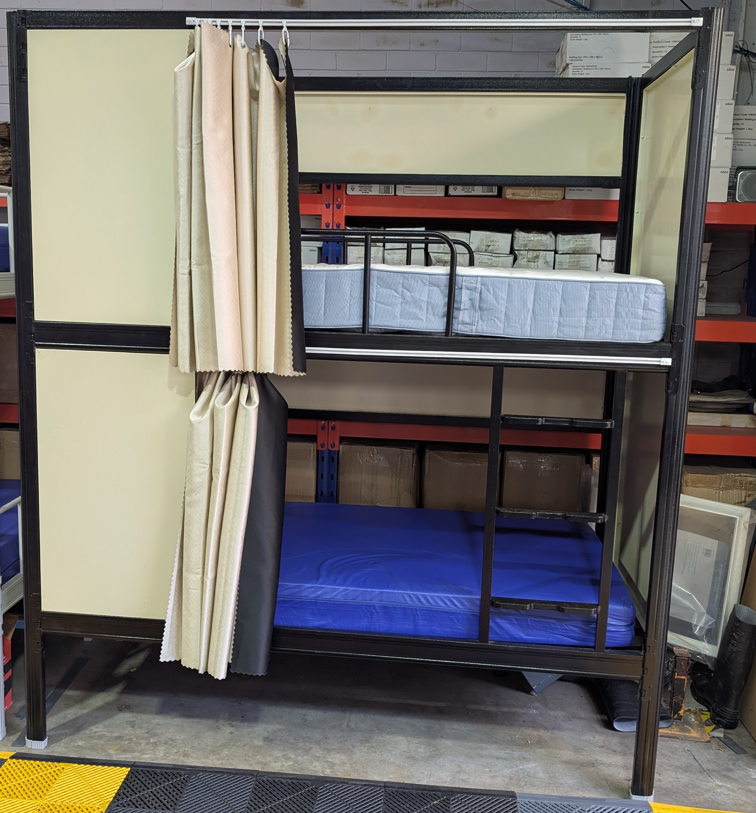  beds-and-mattresses product-details PRIVACY-BUNK-BED-FLASH-BLACK-model-bdm-1777PXL_20241122_232632665